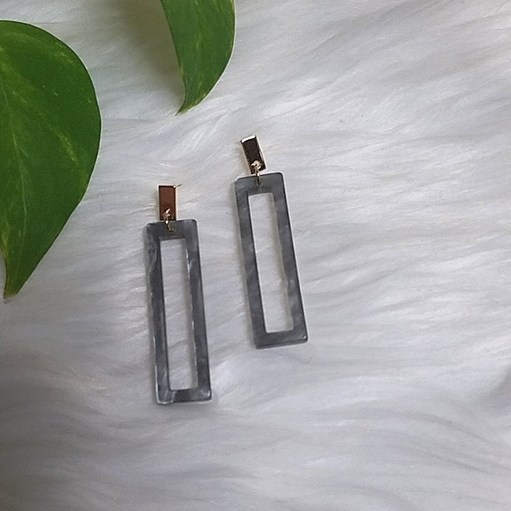 Gray Shell Rectangular Cutout Earrings - Picture 4 of 4